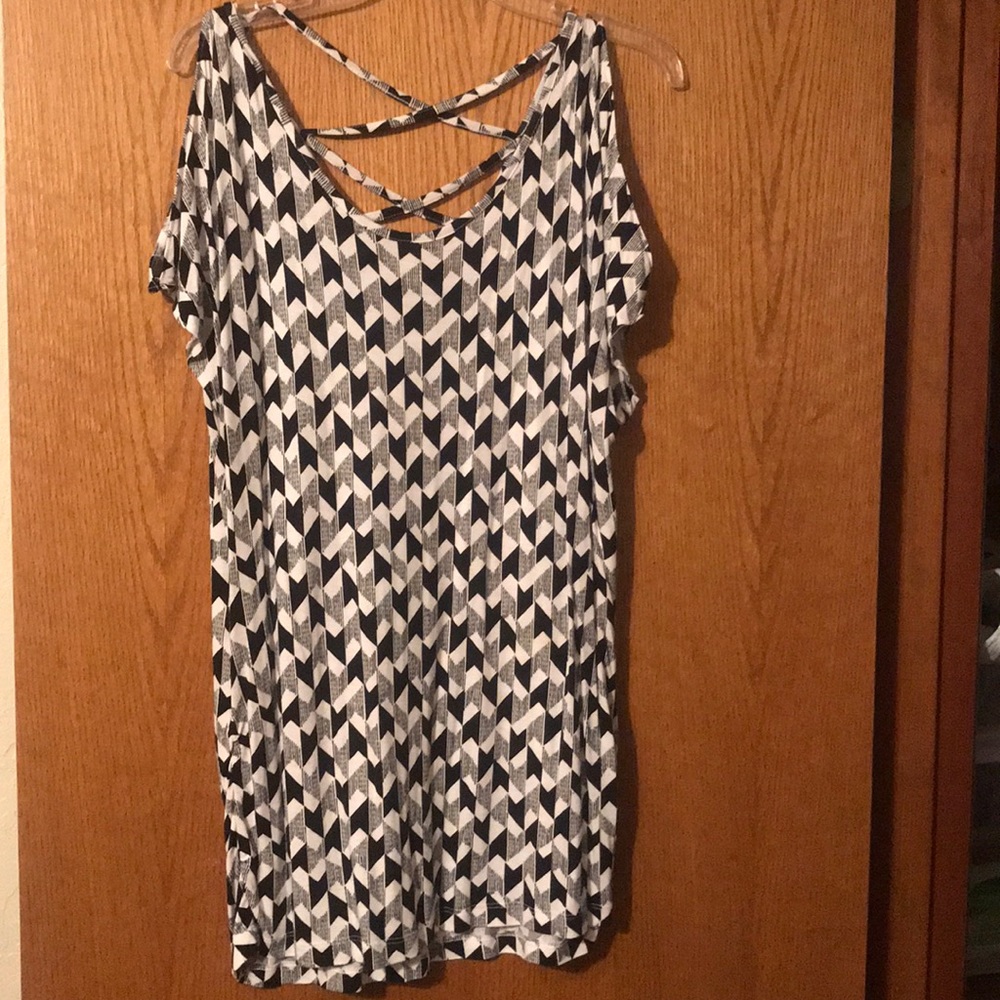 Black and white cold shoulder short  -plus